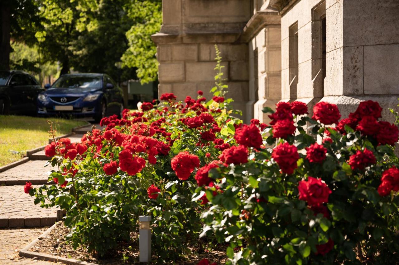 Schlosshotel Zum Markgrafen Кведлинбург Экстерьер фото